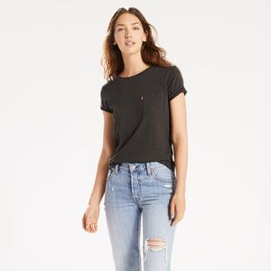 Levi’s perfect crewneck pocket tee